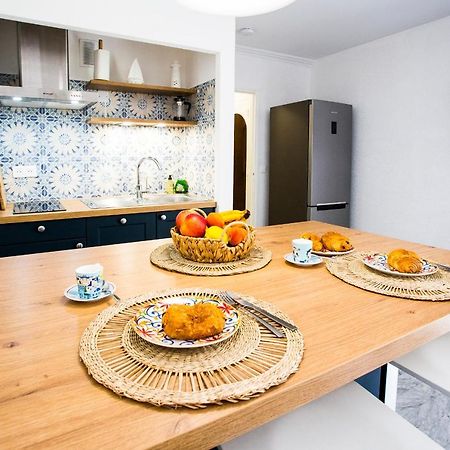 Romantic Sea View Studio, Steps Away From The Beach 昂蒂布 外观 照片
