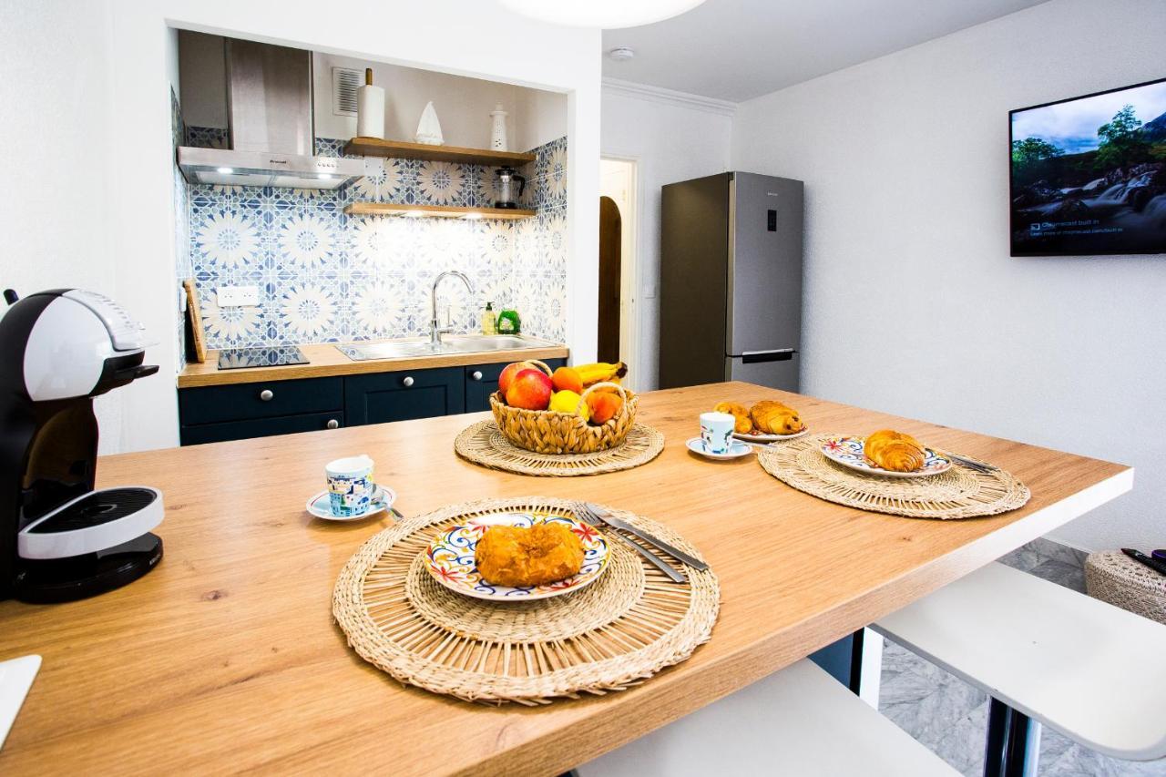 Romantic Sea View Studio, Steps Away From The Beach 昂蒂布 外观 照片