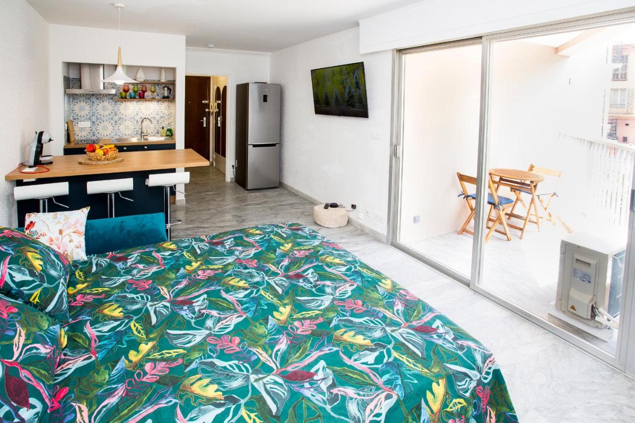 Romantic Sea View Studio, Steps Away From The Beach 昂蒂布 外观 照片